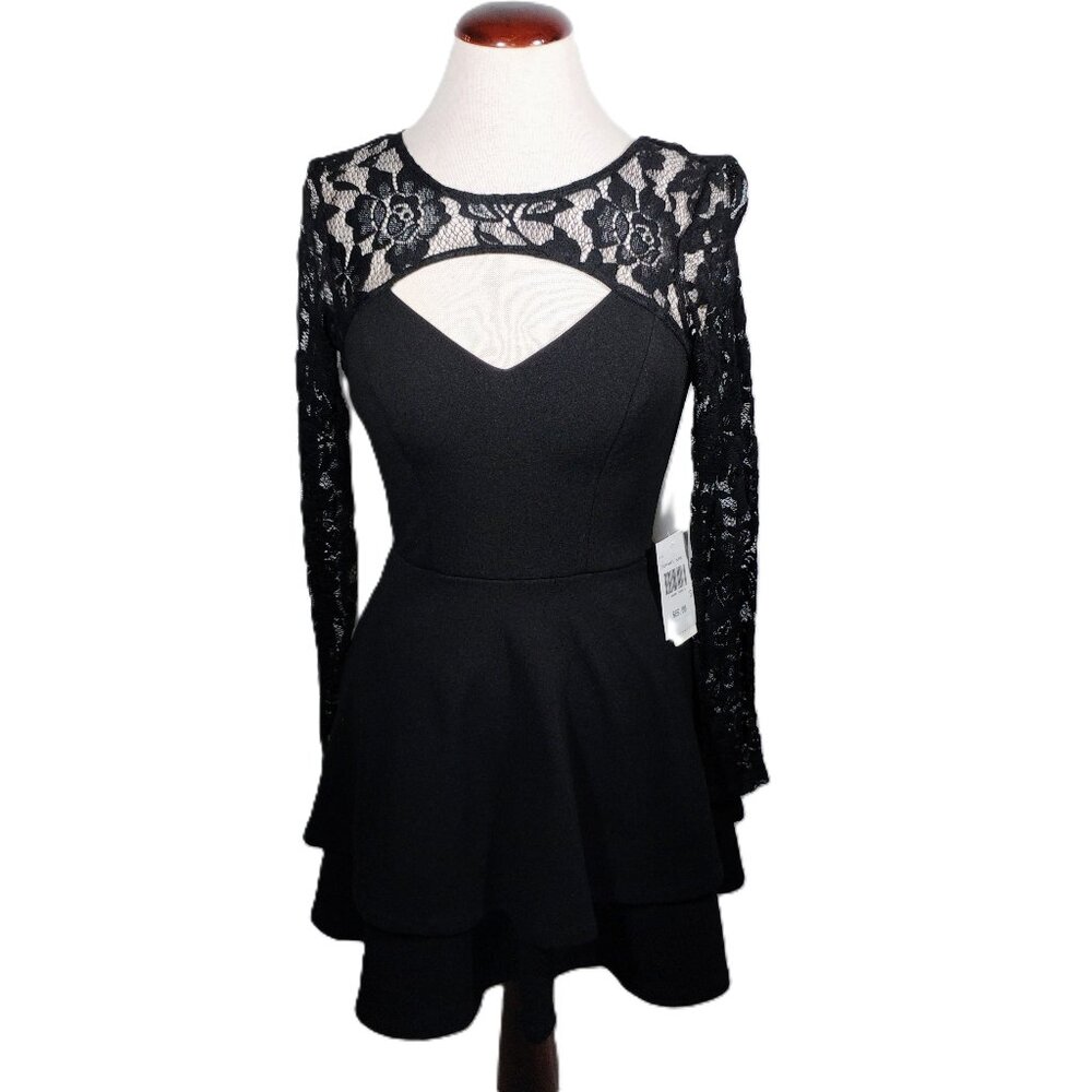City Vibe Juniors Lace Cutout Mini Dress – Size 3 – NWT